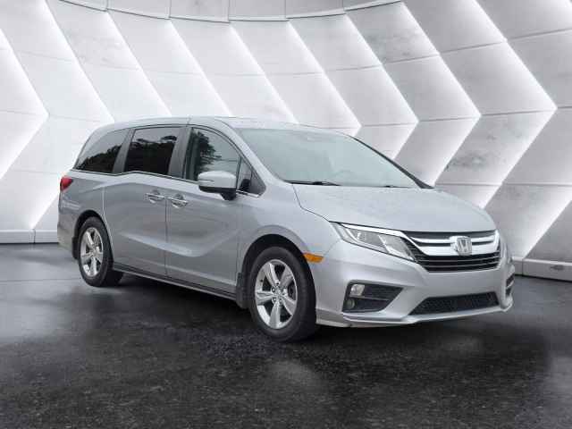 2010 Chrysler Town & Country 4-door Wagon Touring, T178411, Photo 1